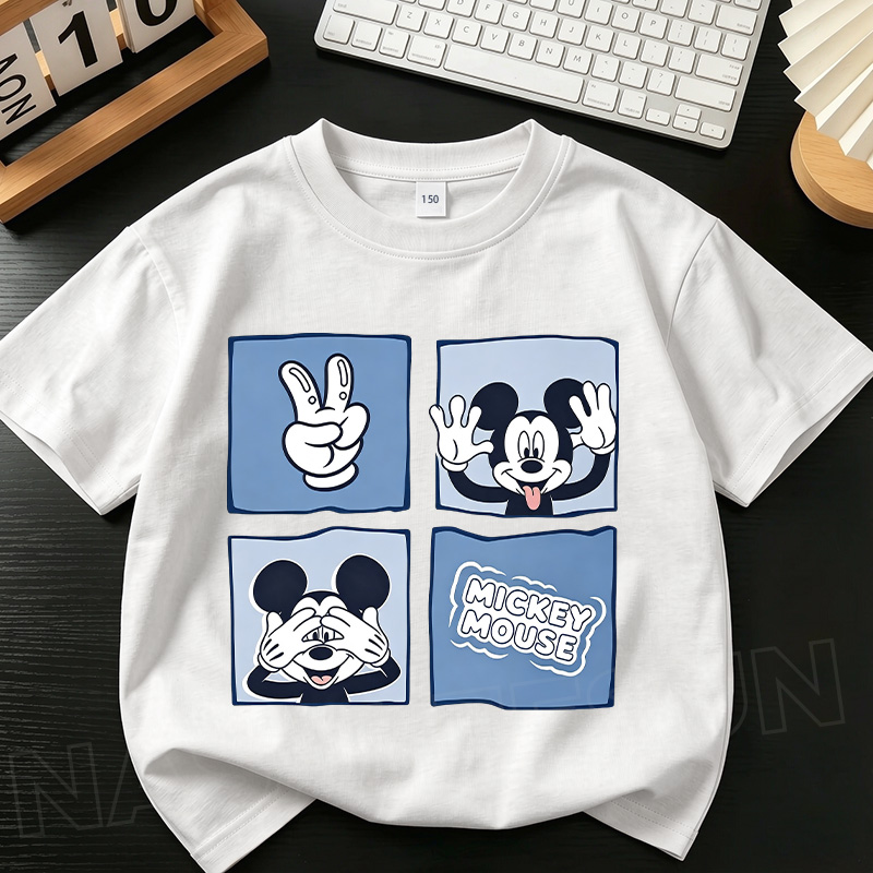 [กรุงเทพฯ จัดส่ง] เด็กผ้าฝ้ายเสื้อยืดสีขาวการ์ตูนมิกกี้เมาส์ออกแบบท่าทางน่ารักพิมพ์สนุกฤดูร้อนเสื้อผ้าระบายอากาศแขนสั้นเหมาะสําหรับ 3-16ชายหญิง