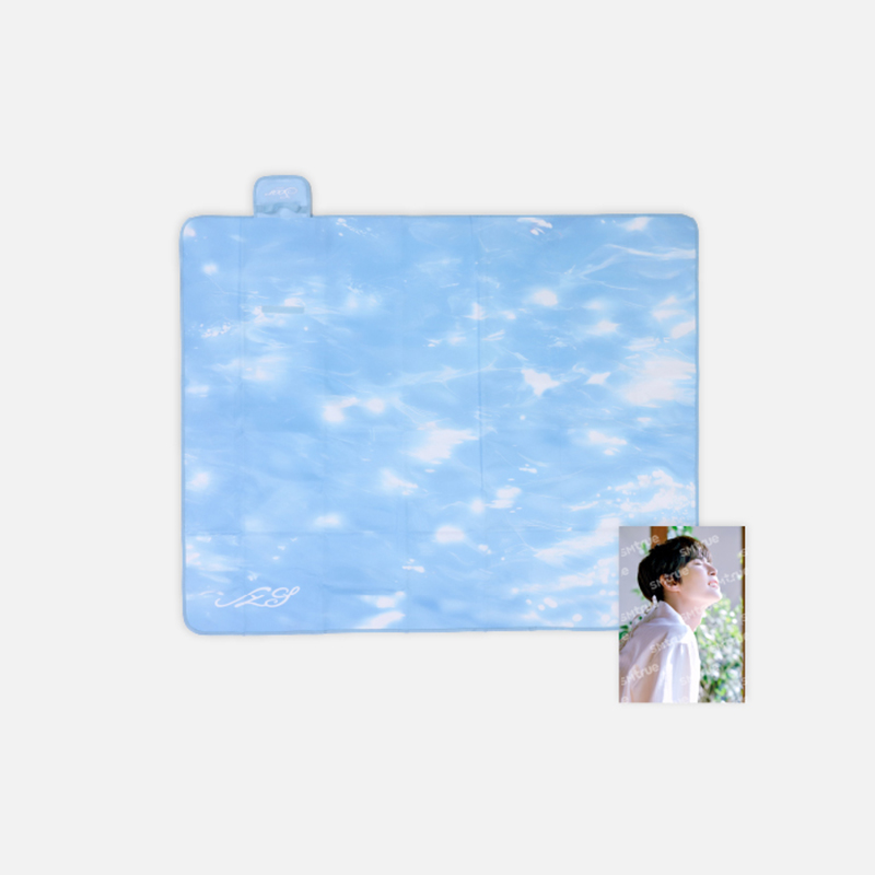 [PRE-ORDER] DOYOUNG 'Soar - The 2nd Album' MD - PICNIC MAT SET