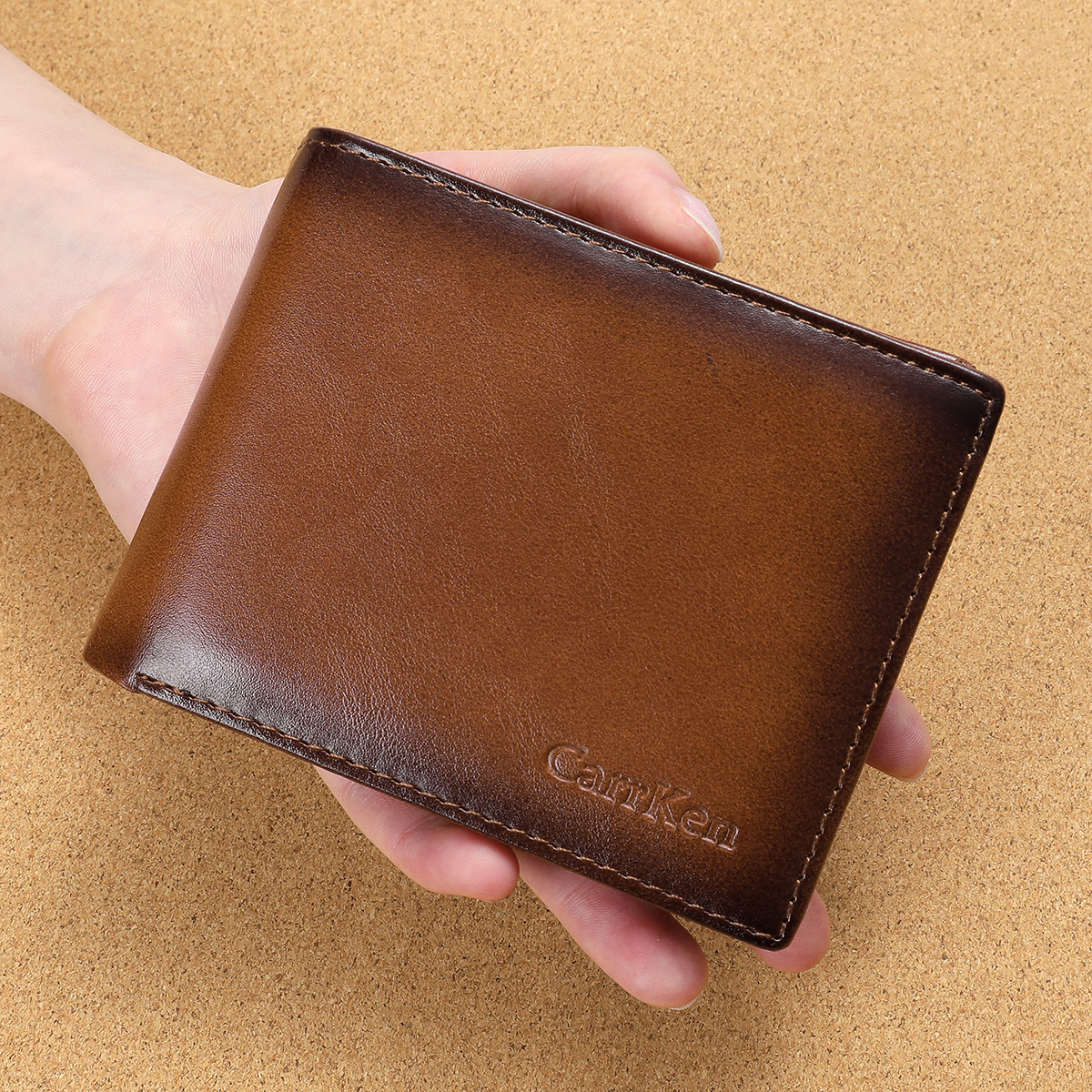 คาร์เคน กระเป๋าสตางค์หนังผู้ชายสั้นพรีเมี่ยมนูนจดหมาย-สีทึบเรียบง่ายพับสองสล็อตผู้ถือบัตรเครดิต - รูปที่ 3