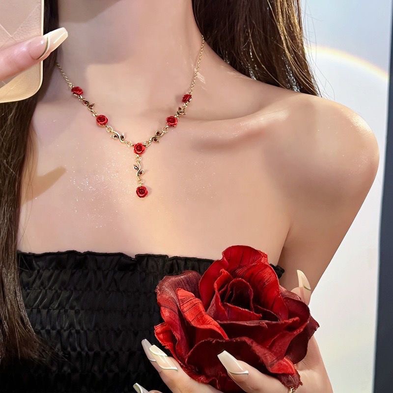 วันวาเลนไทน์ Rose Flower AlloyJewelry 3 ชิ้นชุดสําหรับผู้หญิง,สร้อยคอต่างหูสร้อยข้อมือ Vintage คริสตัลอุปกรณ์เสริม