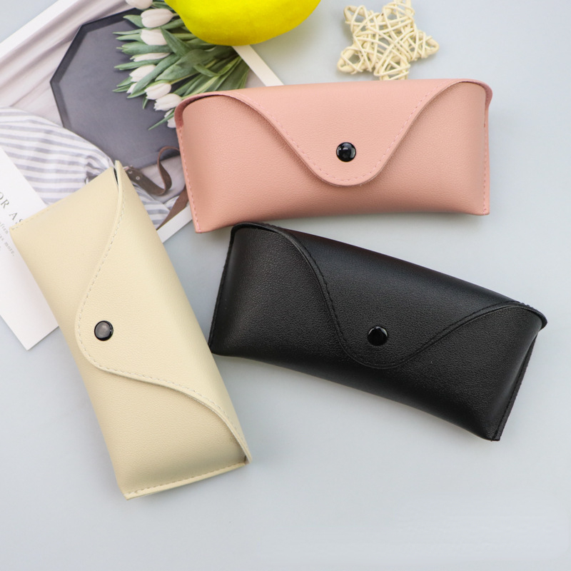 เคสแว่นตากันแดด หนัง PVC นิ่ม แบบพกพา (ฟรีผ้า)