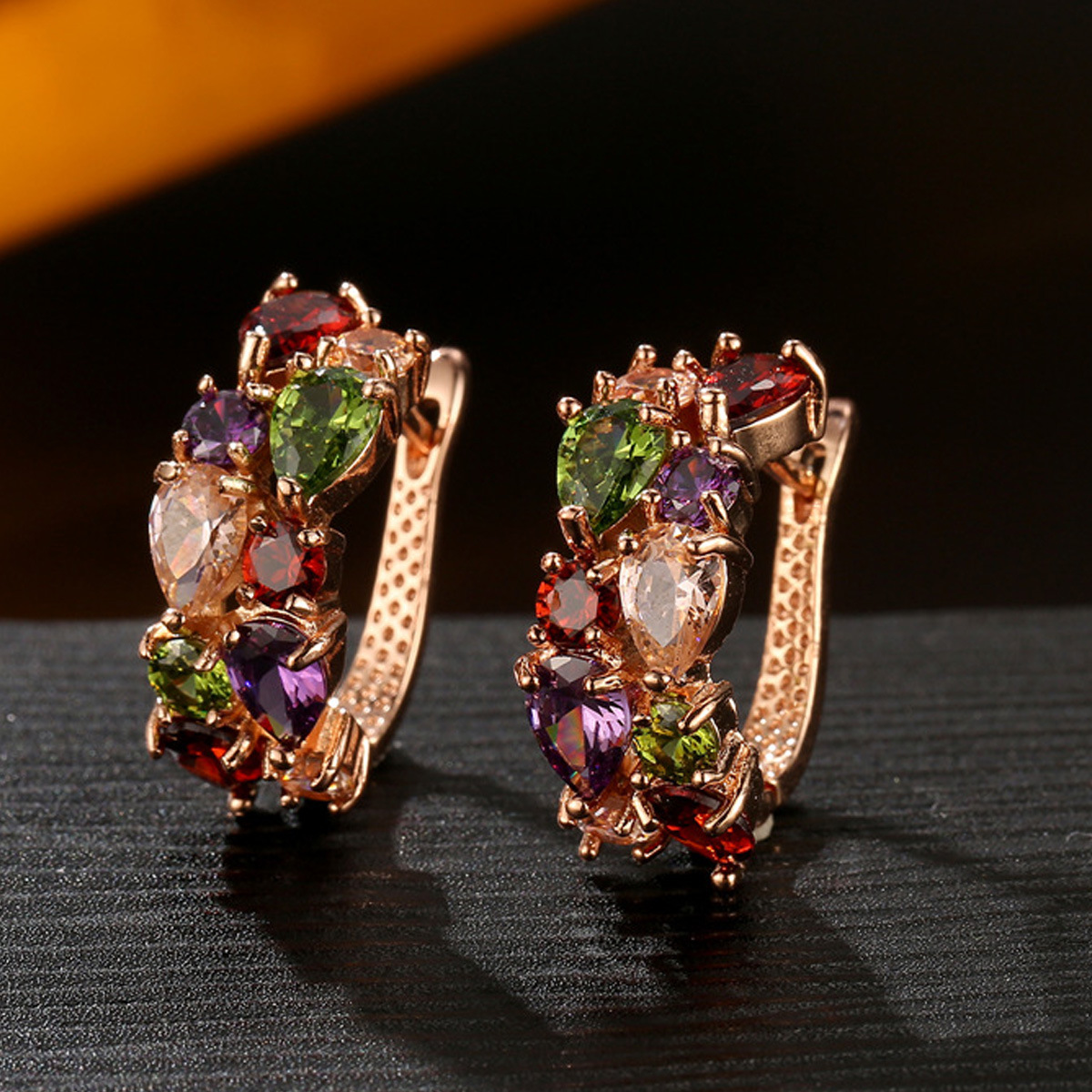 Rose Gold คริสตัล Zirconia ต่างหูสตั๊ดเครื่องประดับแฟชั่นสําหรับผู้หญิงอุปกรณ์เสริมอินเทรนด์