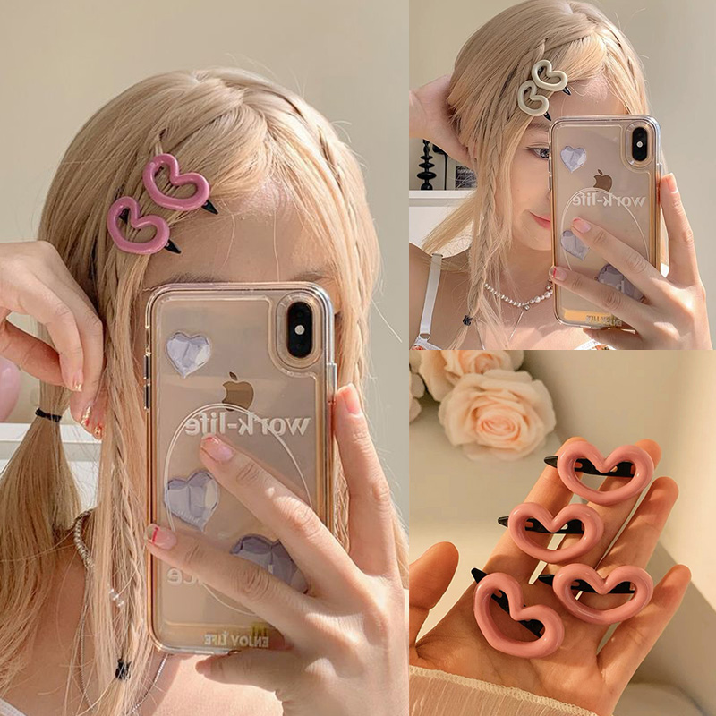 4 ชิ ้ นชุดสีทึบ Love Heart คลิปผมหญิงคลิปด ้ านข ้ างหักผมคลิปชุดเด ็ กไม ่ มีรอยต ่ อ Duckbill คลิป Bangs คลิปยอดนิยมอุปกรณ ์ เสริมผม Headdress