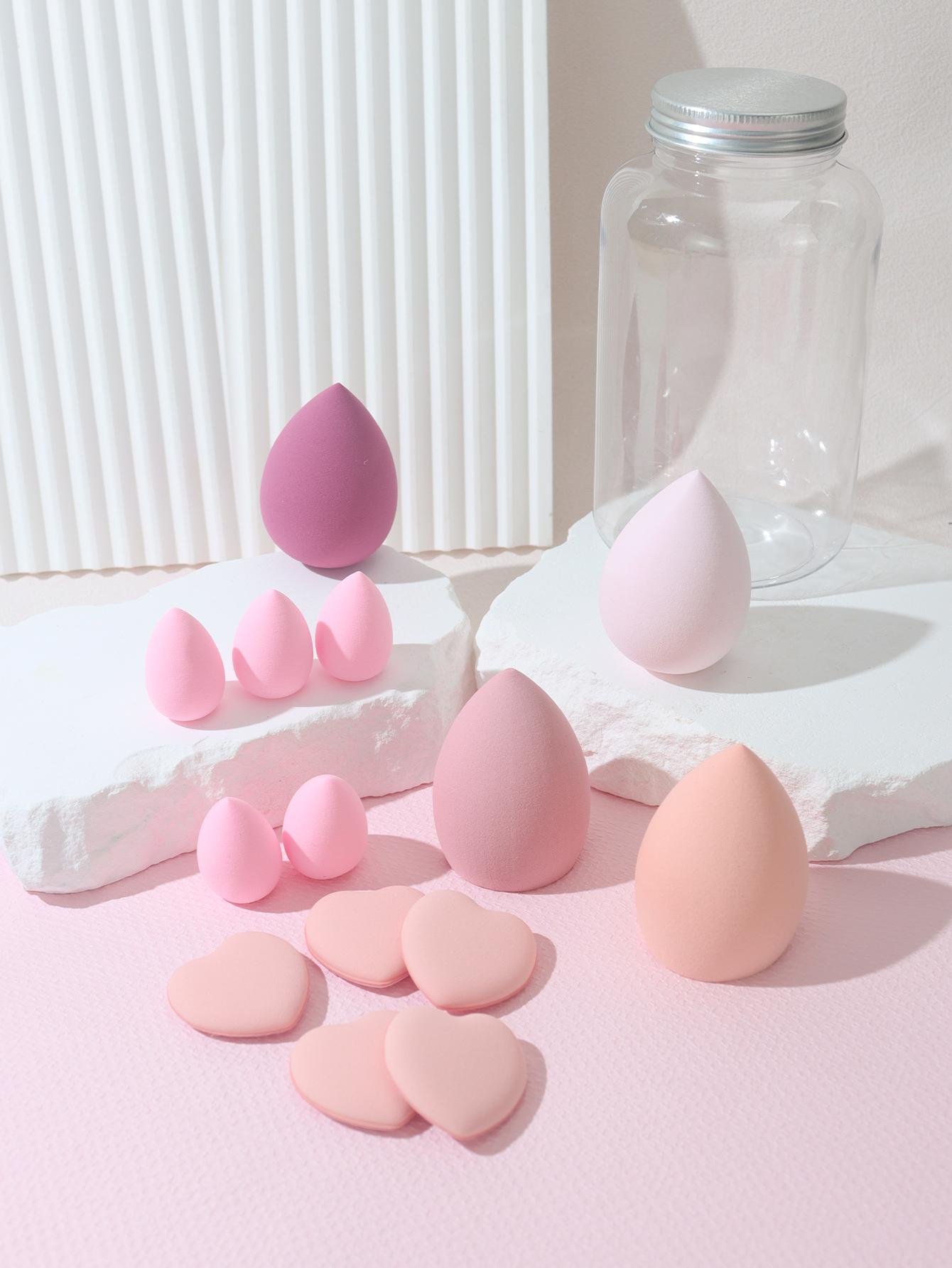 พัฟฟองน้ําแต่งหน้า 14 ชิ้น พร้อมถังเก็บ รวมพัฟนิ้วมือ ขนาดเล็ก 5 ชิ้น ฟองน้ําแต่งหน้า ขนาดเล็ก 5 ชิ้น และฟองน้ําเกลี่ยความงาม 4 ชิ้น แห้งเร็ว และเปียก สําหรับทุกสภาพผิว
