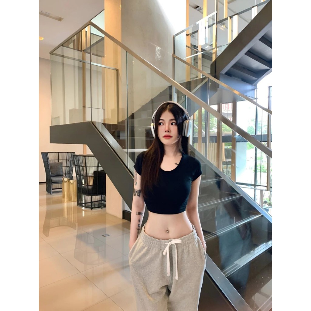 เสื้อครอป แขนสั้น คอกลม ผ้าเรย่อน ยืดเยอะมาก 💖 เสื้อครอปผู้หญิง เสื้อเอวลอยผู้หญิง ใส่สบาย สาวอวบใส่ได้ รุ่นครอปเรียบ รูปที่ 5