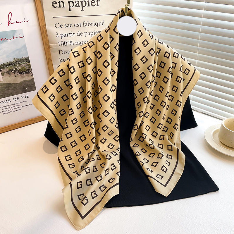 2024 ใหม่หรูหราออกแบบ Twill ผ้าพันคอผ้าไหมสแควร์สำหรับผู้หญิงผ้าคลุมไหล่ Hijab ออกแบบดอกไม้พิมพ์ Wraps Lady Foulard ผ้าคลุมไหล่ผ้าพันคอผ้าพันคอ