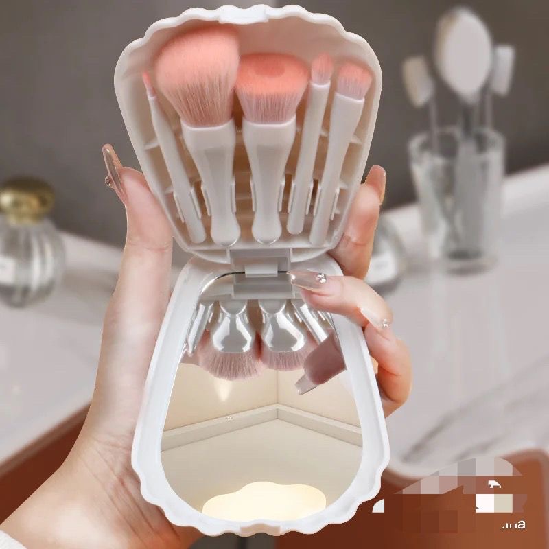 Tiktok Beauty Blogger แนะนํา แปรงแต่งหน้า กระจก เปลือกหอย ขนาดเล็ก น่ารัก สไตล์ริมทะเล สําหรับนักเรียนหญิง สไตล์ใหม่