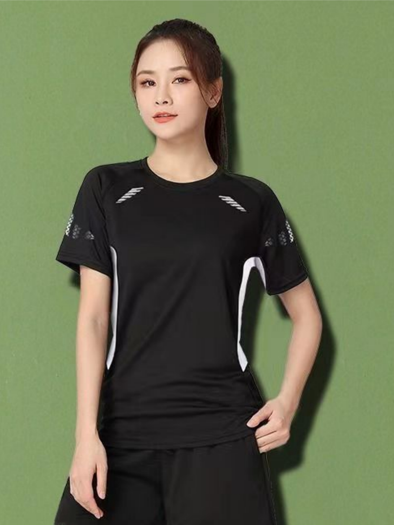 เสื้อยืดแขนสั้น ทรงหลวม แบบแห้งเร็ว ระบายอากาศได้ดี เหมาะกับใส่ออกกําลังกาย วิ่ง สําหรับผู้หญิง