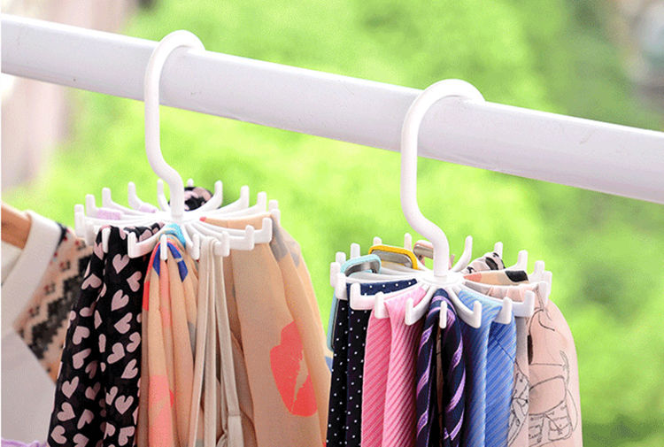 หมุนเข็มขัดผูก ไม้แขวนเสื้อ Twirling ผ้าพันคอ Tie ผู้ถือจัดเก็บข้อมูล Rack Organizer