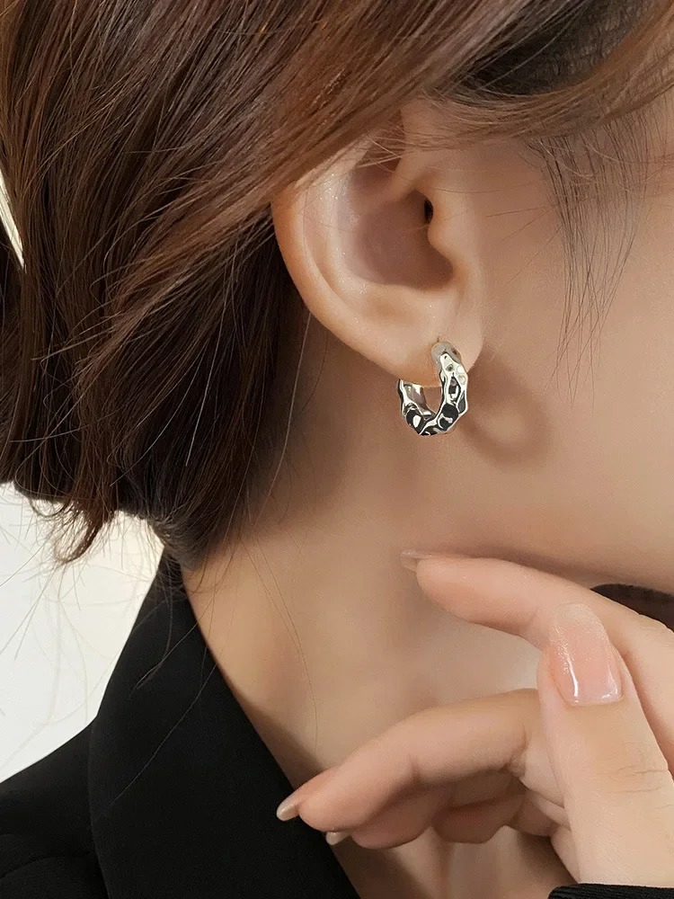 ใหม่ขายร้อนอินเทรนด์ต่างหูวงกลมสําหรับผู้หญิงต่างหูห่วงหู ราคา ถูกที่สุด ดีลบีเคเค แกลเลอรีภาพที่ 4