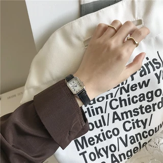 Niche Vintage นาฬิกาควอทซ์กันน้ําการออกแบบสี่เหลี่ยมเล็กเข็มขัดหรูหราสําหรับผู้หญิง