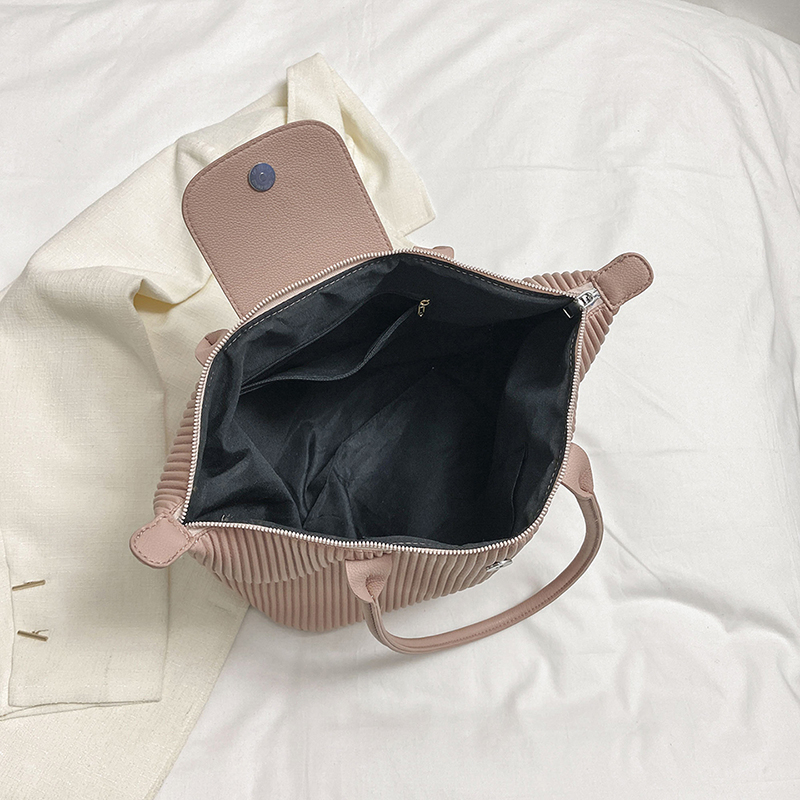 Western สไตล ์ All-Match กระเป ๋ าสะพายสตรีขายร ้ อน Casual Commuter Tote กระเป ๋ ายอดนิยม Niche Design จีบกระเป ๋ าผู ้ หญิง High-End สวย All-Match Underar