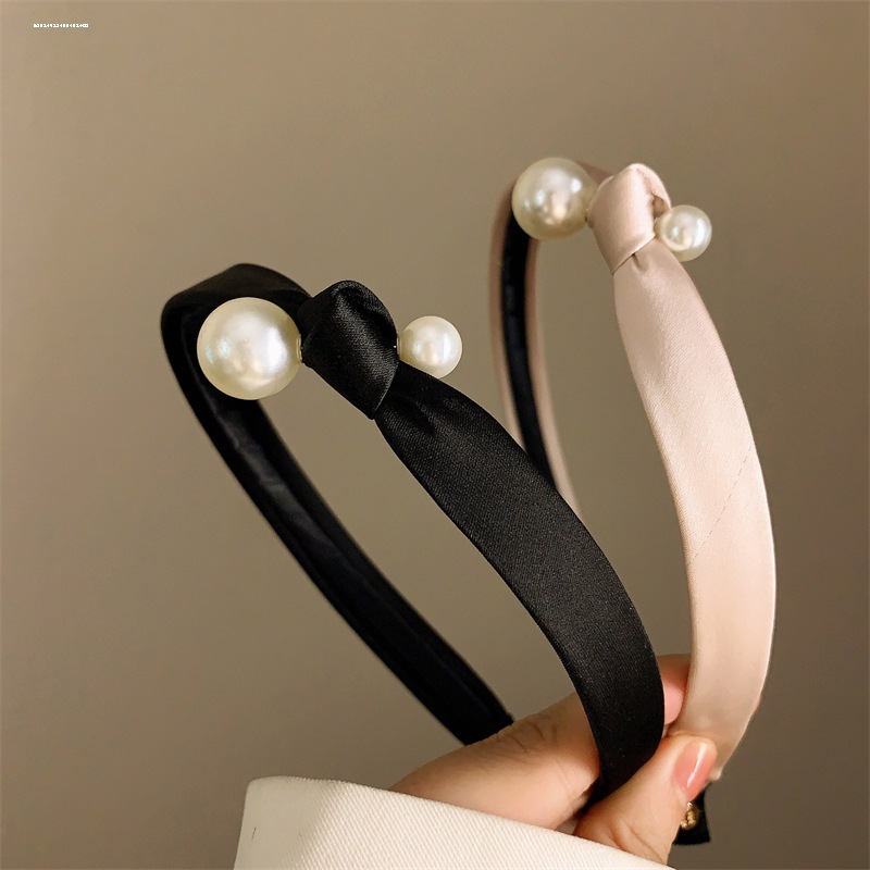 French Retro ซาตินผูกปมแถบคาดศีรษะมุก Hepburn High-End Niche Design Simple Sweet All-Match เครื่องประดับผม
