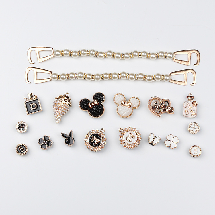 18 ชิ้น DIY รองเท้า Charms น้ําหอมชุดอุปกรณ์เสริมสําหรับรองเท้าแตะ Clogs & More Pins