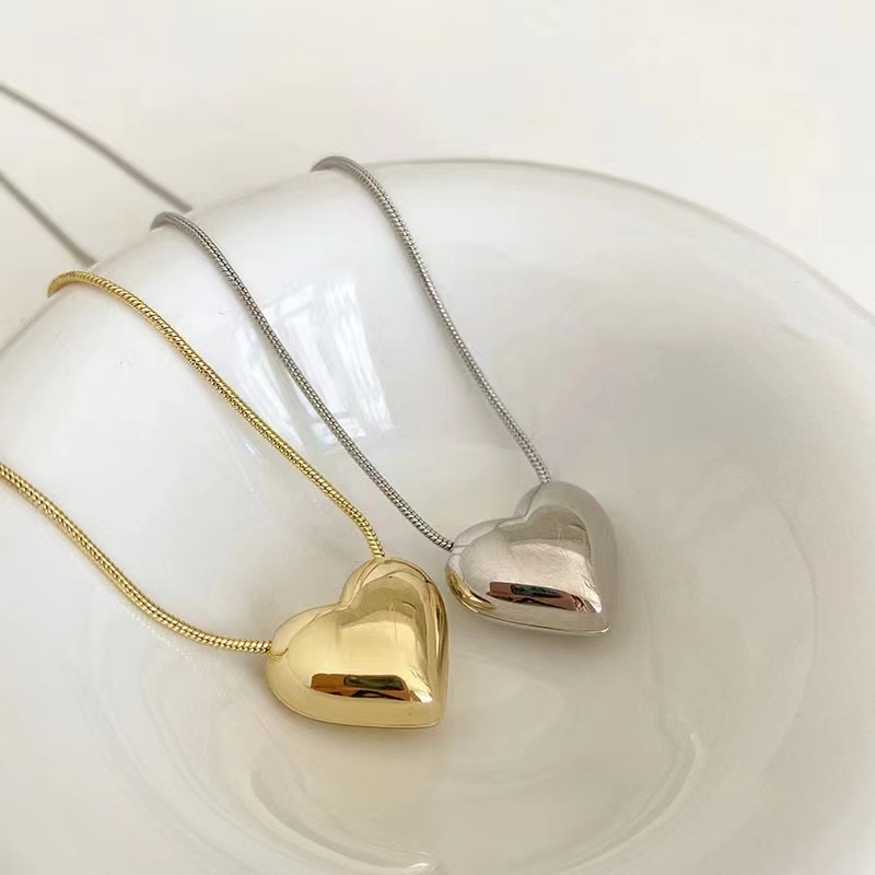 ใหม่ Simple Classy Peach Heart จี้งูโซ่หรูหรา High-End All-