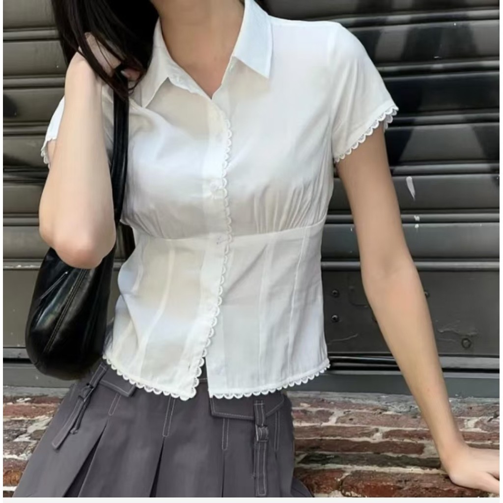 ฤดูร้อนสไตล์ใหม่ซอกเอวแคบบริสุทธิ์ปรารถนาสาวร้อนเสื้อสั้นสีทึบคอปกโปโลลูกไม้เสื้อแขนสั้น