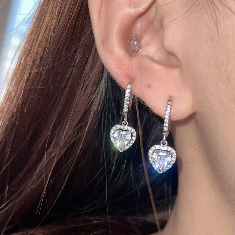 2 ชิ้น Shining Halo Surround Heart ต่างหูหรูหรารูปหัวใจสีชมพูต่างหูต่างหูของขวัญ