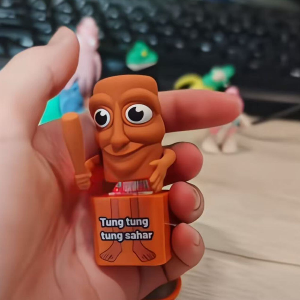 พวงกุญแจคลายเครียด Tung Tung Tung Sahur ของเล่นพวงกุญแจมีเสียงมีไฟสําหรับห้อยกระเป๋าเป้