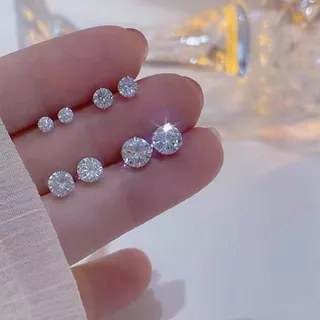 Silver Ear Studs สีขาวเพทาย Minimalist ต่างหูสําหรับ Sensitive Ears
