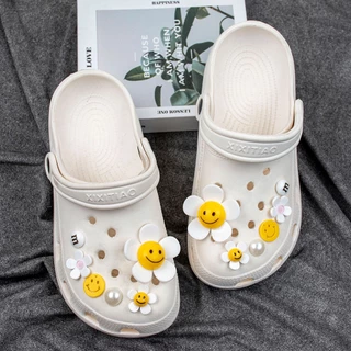 หน้ายิ้มดอกไม้รองเท้า Charm รองเท้าแตะอุปกรณ์ตกแต่งสําหรับผู้หญิงผู้ชายเด็ก Clogs Pins