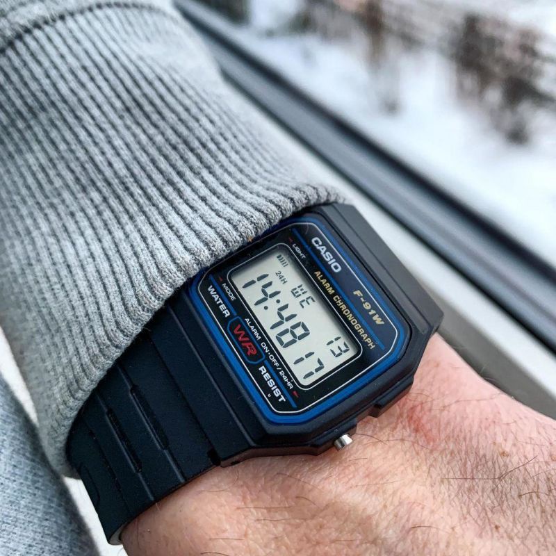 Casio Classic F91W-1 นาฬิกาข้อมือดิจิทัล พร้อมสายเรซิน กันน้ํา สีดํา สําหรับเล่นกีฬา