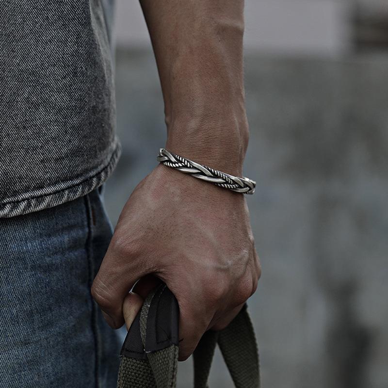 สร้อยข้อมือบิดถักย้อนยุคผู้ชายสร้อยข้อมือเปิดที่ไม่ซ้ํากัน