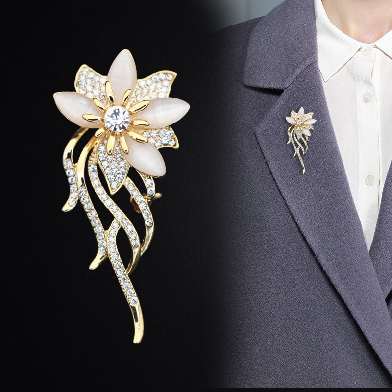 Brooch ดอกกล้วยไม้ประดับเพชรสไตล์วินเทจ สำหรับผู้หญิง ดีไซน์เก๋ไก๋ ประดับด้วยหินแมวสีฟ้า และดอกไม้ฟ้าที่สุดแสนสวย