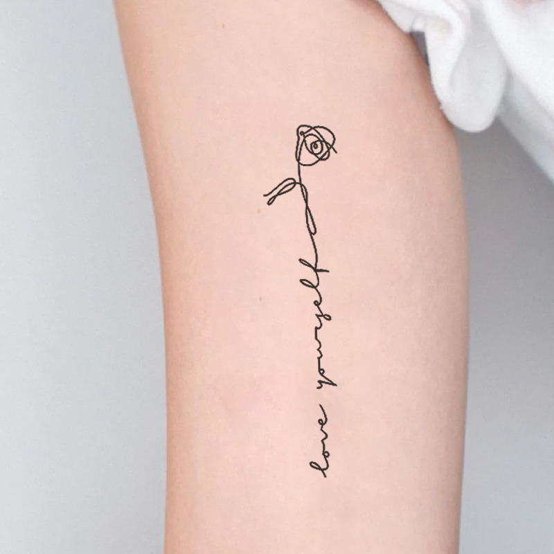 Simple ดอกไม้สมุนไพร Tattoo สติกเกอร์กันน้ําติดทนนาน Non-สะท้อนแสงกึ่งถาวรที่ไม่ซ้ํากันแขน Clavicle จําลอง Tatt