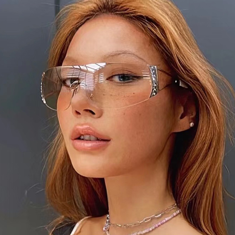 แว่นกันแดดประดับเพชร Millennium ยุคกลาง Y2K แว่นกันแดดสาวร้อนเทคโนโลยีในอนาคตกีฬา Sungl