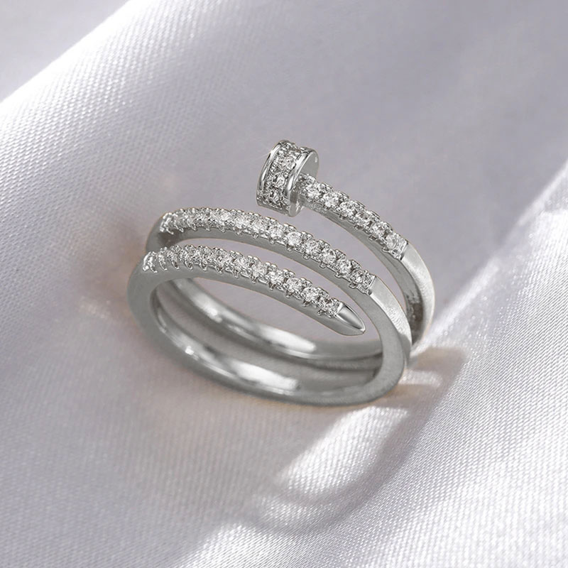 Niche Design Full Diamond Nail Ring High-End หรูหราประณีตสุภาพสตรีแฟชั่นแหวนนิ้วชี้