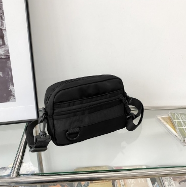 1 Pc Casual Minimalist Mini สีทึบไนลอนซิปไหล่กระเป๋า Crossbody กระเป๋าสําหรับสุภาพบุรุษสําหรับกลางแจ้ง Outings Travel เดินป่า