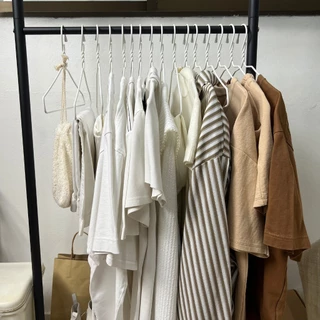 ไม้แขวนเสื้อลวดหุ้มพลาสติก อย่างดี ยกลัง 72 ชิ้น (12 ชิ้น x 6 แพ็ค) สีขาว ทนทาน ใช้ดี