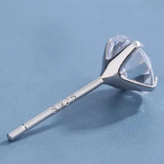 Silver Ear Studs สีขาวเพทาย Minimalist ต่างหูสําหรับ Sensitive Ears
