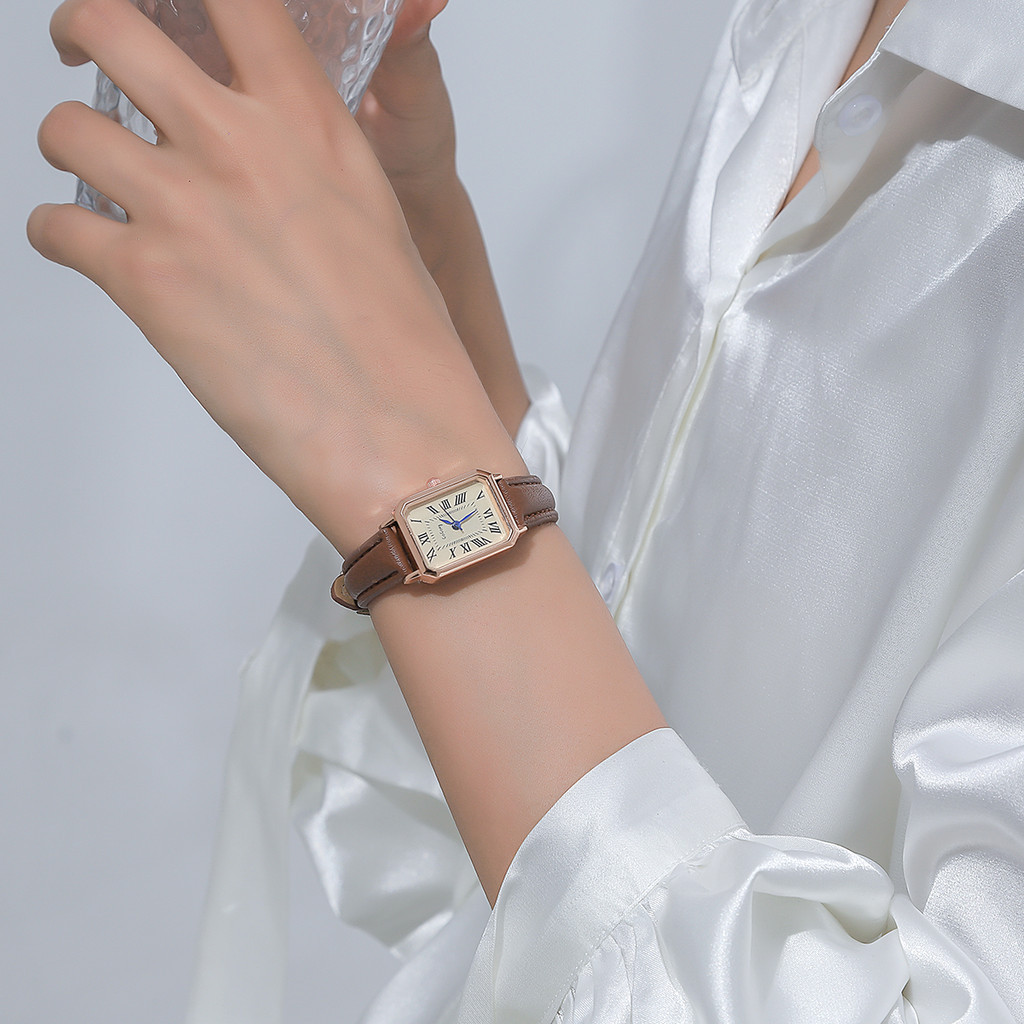 สินค้าใหม่นาฬิกาโรมัน Niche Simple เวอร์ชั่นเกาหลี All-Match ประณีต Niche High-End Retro สุภาพสตรีนาฬิกาผู้หญิง