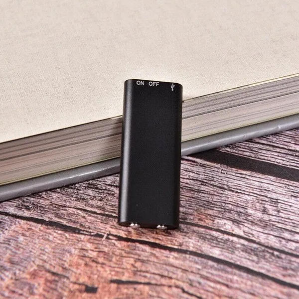 เครื่องบันทึกเสียงมืออาชีพ 8GB เสียงดิจิตอล Mini Dictaphone