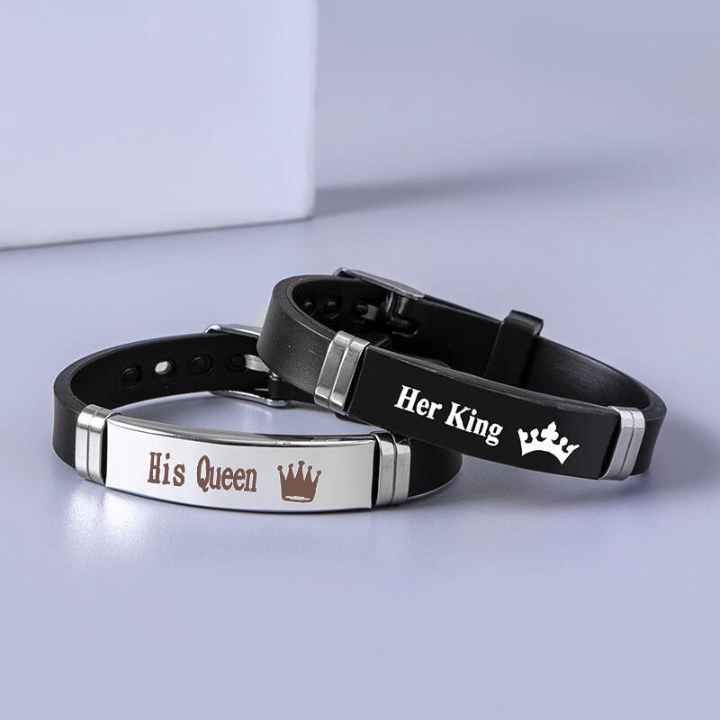 ซื้อ เครื่องประดับ สร้อยข้อมือสแตนเลส จี้มงกุฎ และตัวอักษร Her King His Queen แฟชั่นคู่รัก สําหรับผู้ชาย