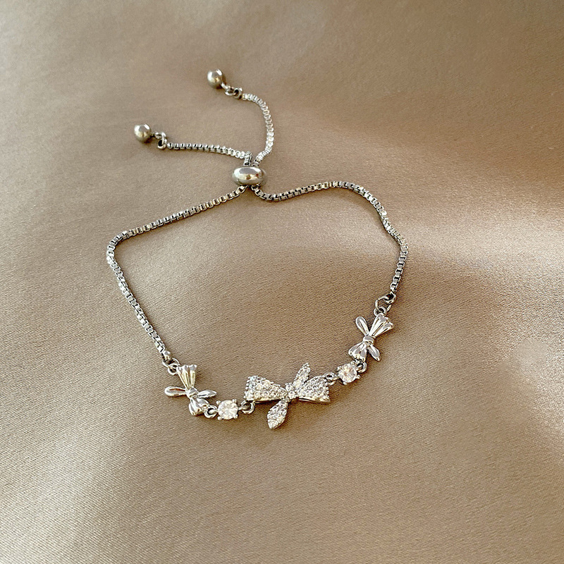 A Bowknot Zircon สร้อยข้อมือสาวประณีต High-End อารมณ์หรูหรา Niche Super Fairy สร้อยข้อมือ