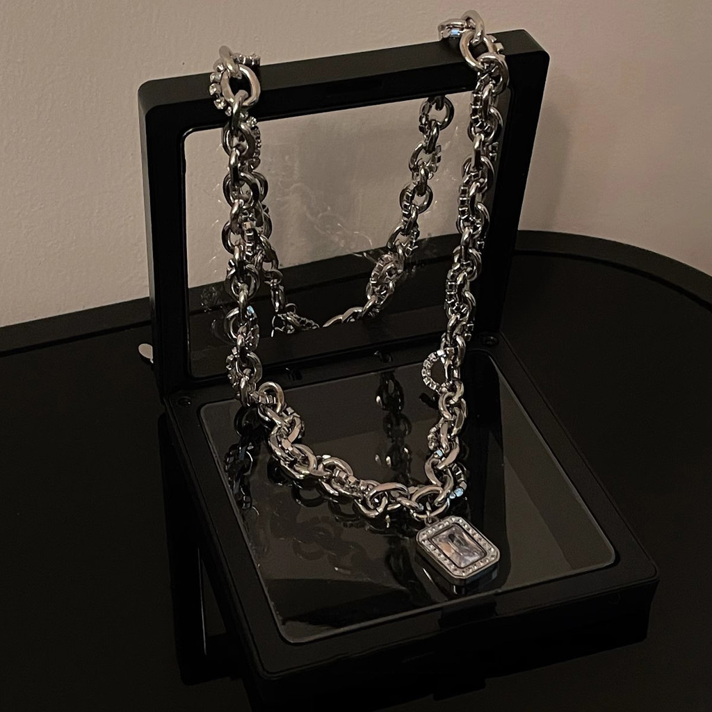 Coldness สไตล์ Rock Sugar อัญมณี Hoodie สร้อยคอผู้หญิง Niche Design High-end เสื้อกันหนาว Hip-hop Collarbone Chain