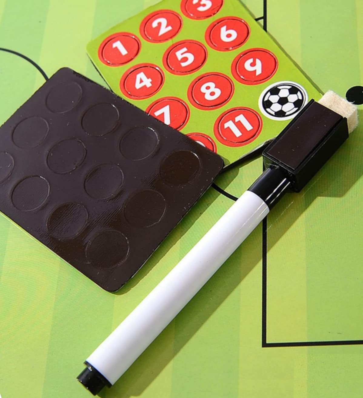 กระดานไวท์บอร์ดฝึกฟุตบอลพร้อมแม่เหล็ก - กระดานยุทธวิธีลบได้, ปากกาเมจิก และกระเป๋าซิป, ชุดโค้ช - รูปที่ 2