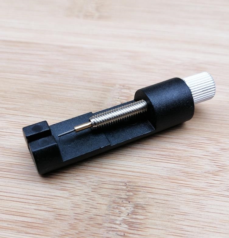 ชุดค้นหาสร้อยข้อมือถอดลิงค์สายนาฬิกาขนาดกะทัดรัดพร้อมเข็มเสริมแรง 3 เข็ม