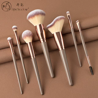ชุดแปรงแต่งหน้ามืออาชีพ 7 ชิ้น – เครื่องมือที่จําเป็นสําหรับรองพื้น, อายแชโดว์, บลัชออน & คอนซีลเลอร์