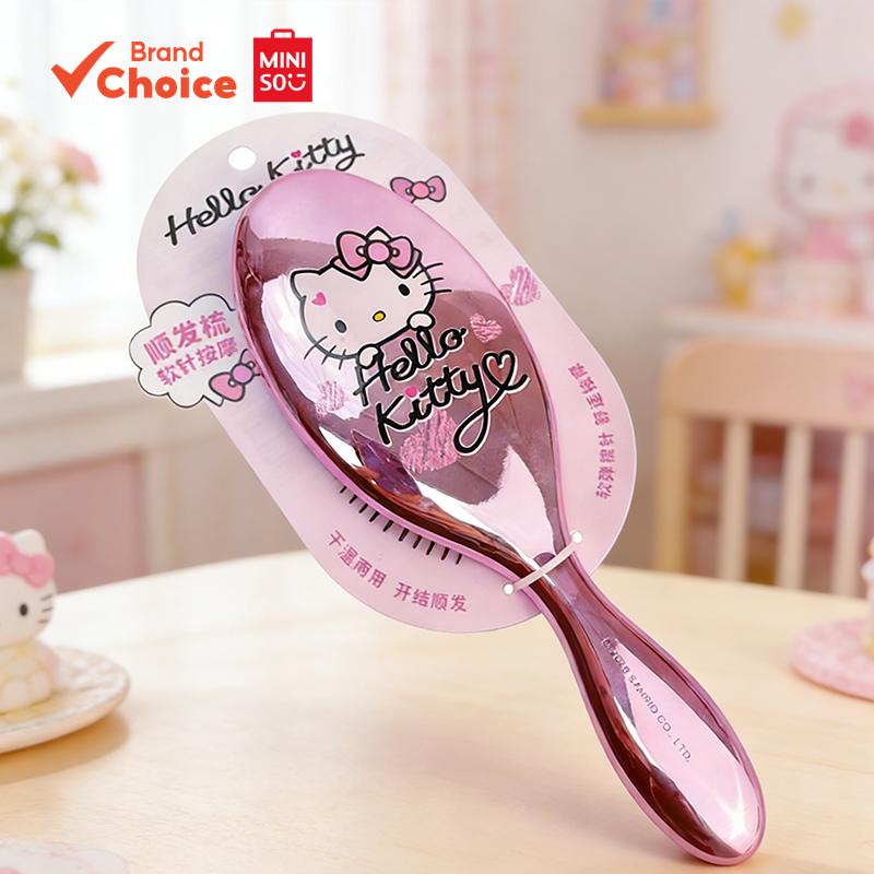 MINISO  Sanrio Characters Series แปรงนวดผมดีไซน์สวย ลื่นสบายมือ ลาย Hello Kitty สีชมพูเมทัลลิก ขนาด 22 ซม. × 7 ซม. × 4 ซม.