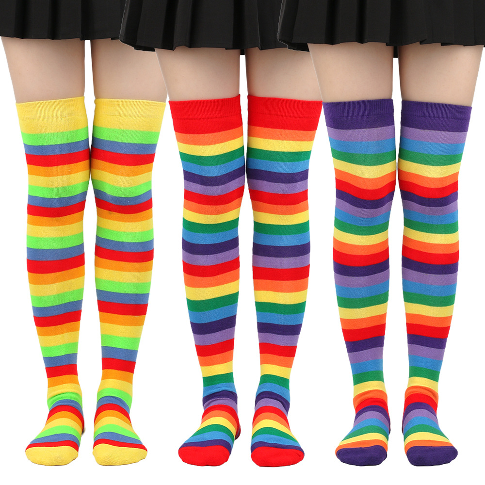 ถุงเท้ายาวสีรุ้งลายทางสีสันสดใส ถุงเท้ายาวเหนือเข่าสไตล์โปสเตอร์เซ็กซี่ หลากสี ความยาว 50 ซม.