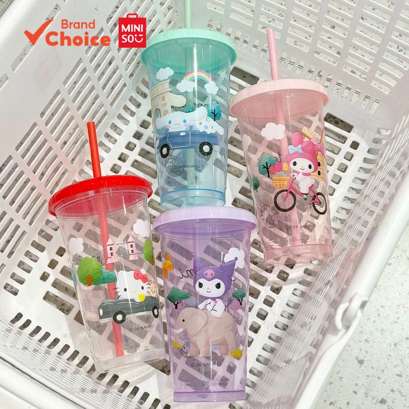 MINISO ชุดแก้วน้ําหลอดพลาสติก Sanrio Characters Series น่ารัก พกพาสะดวก น้ําหนักเบา 4 ชิ้น ขนาด 520 มล. ขนาด 7 ซม. x 7 ซม. x 10 ซม.