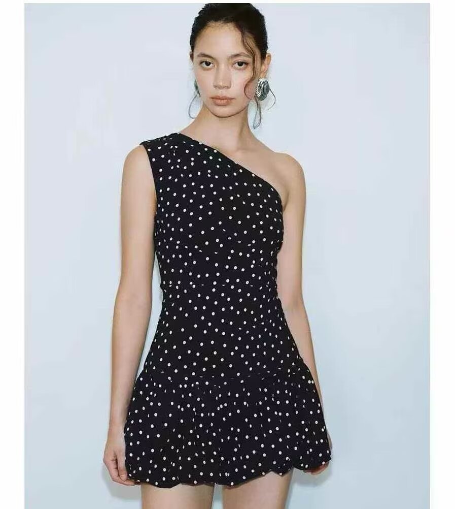 ชุดเดรสไหล่เดียวลายจุด Ruched Halter Mini Dress สีดํา 2026 ฤดูใบไม้ผลิฤดูร้อน