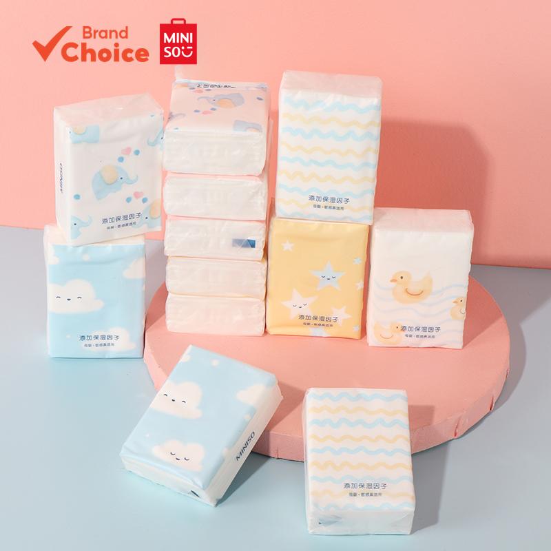 MINISO  ชุด babyholiday series - กระดาษทิชชู่ชุ่มชื้นพิเศษ แพ็คอ่อนโยนต่อผิว 12 แพ็ค ขนาด 15.3 ซม. × 4.6 ซม. × 14.5 ซม.
