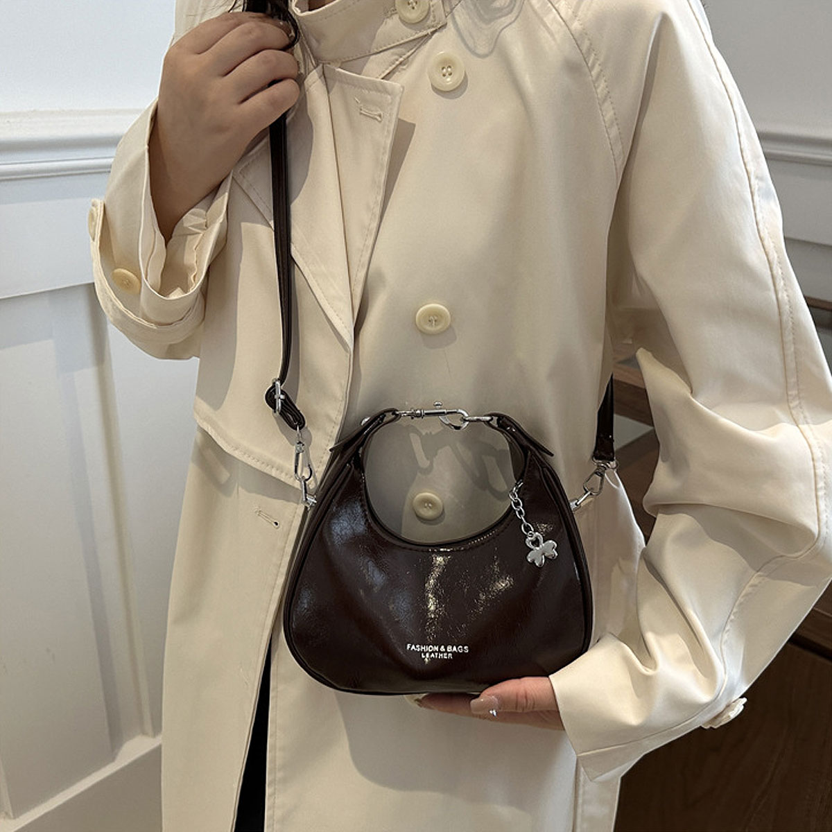 กระเป๋าถือสตรีขนาดเล็ก Niche Crescent Ffashion Underarm Bag กระเป๋าสะพายอเนกประสงค์กระเป๋าสะพายข้าง