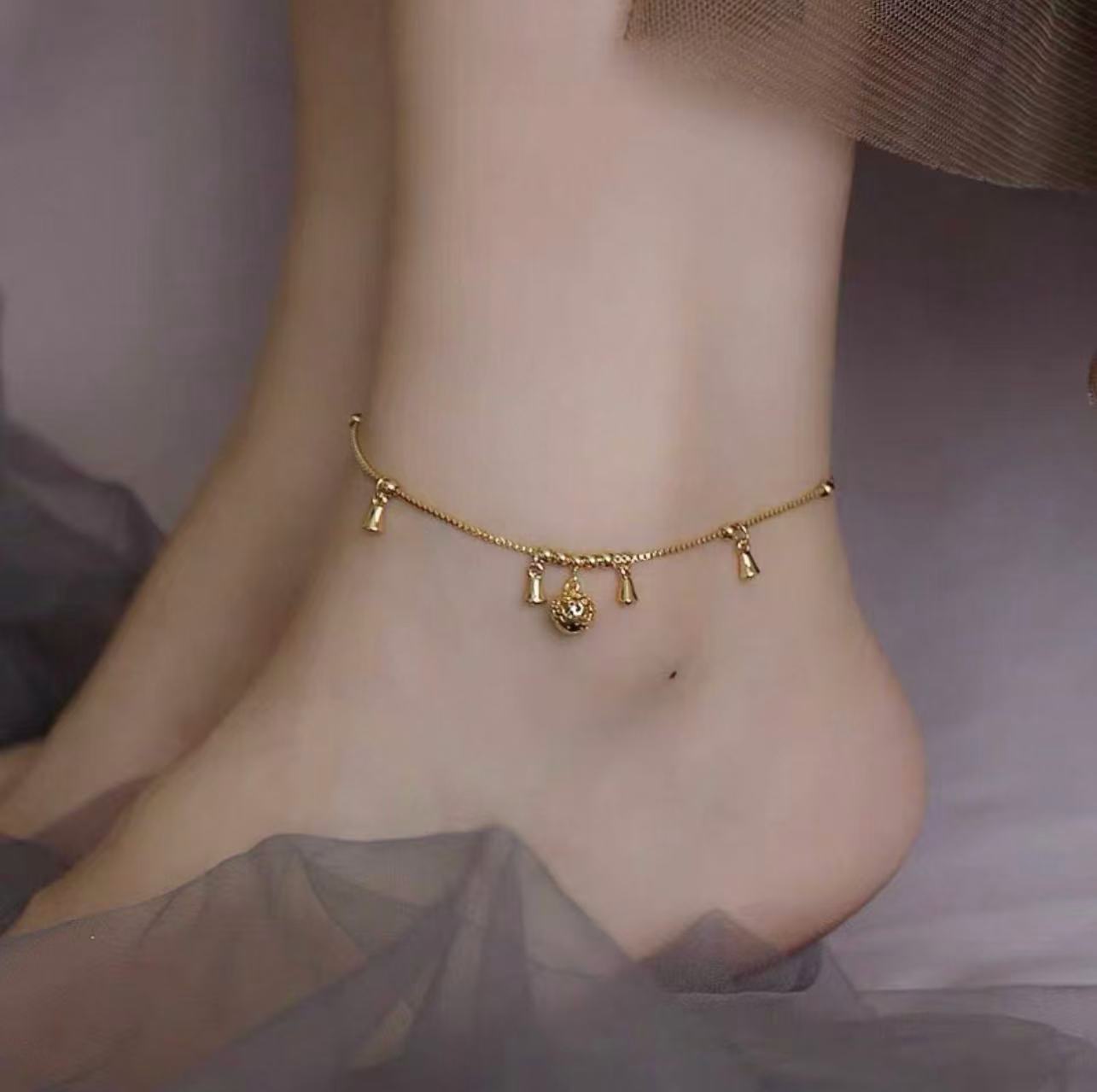 กระดิ่งเสน่ห์กําไลข้อเท้าสําหรับผู้หญิงดีไซน์มีสไตล์เครื่องประดับเท้าของขวัญแฟชั่น
