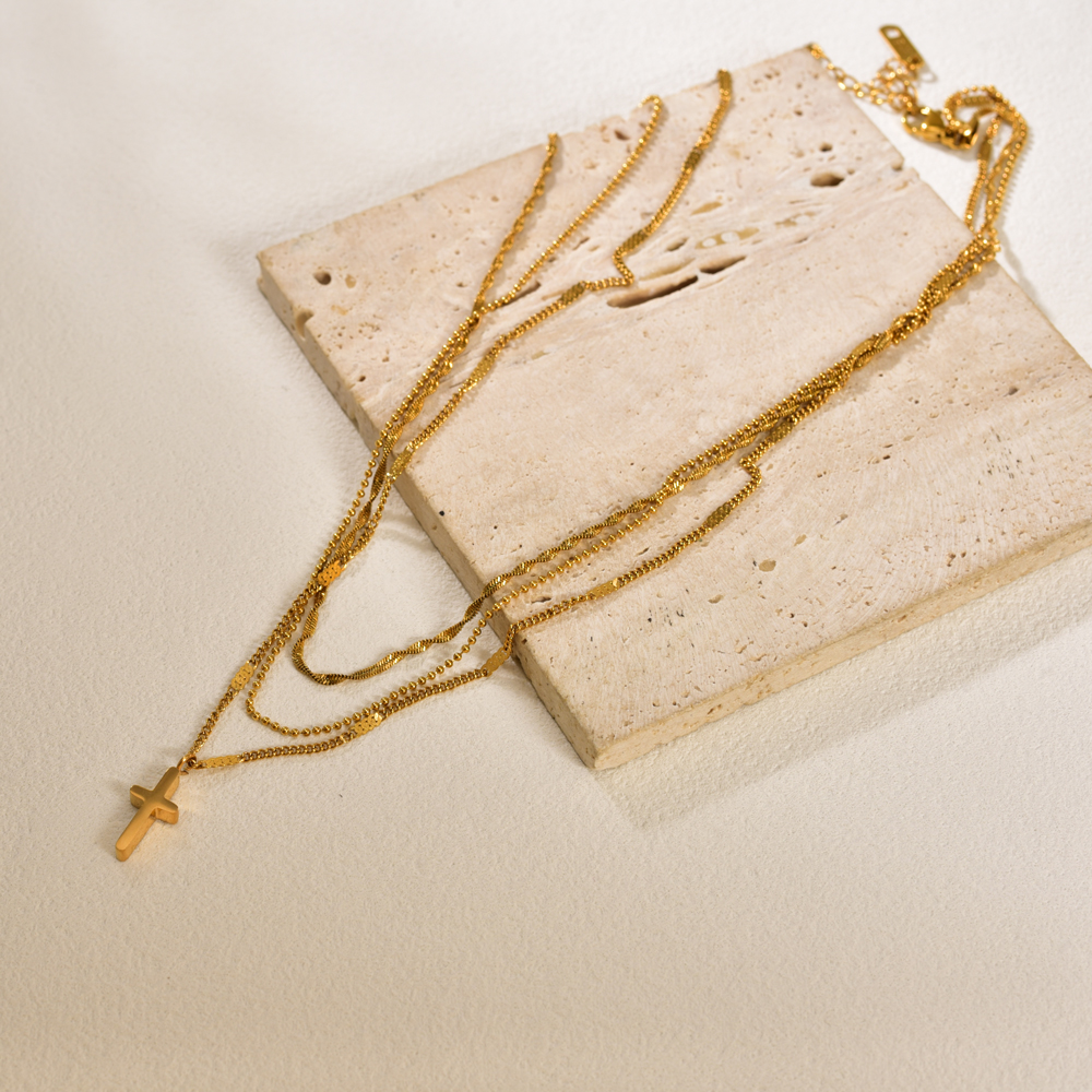 L19【เฉพาะ JIT】สร้อยคอไขว้ซ้อน สไตล์เกาหลี ดีไซน์หรู ดูดีกับกระดูกคอ สไตล์เย็น สร้อยคอสแตนเลส 18K ไม่