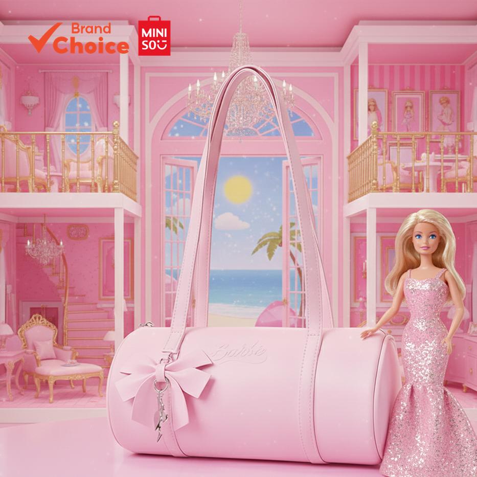 MINISO  กระเป๋าไหล่ทรงกระบอกแฟชั่นจากซีรีส์บาร์บี้ปริ๊นเซสสําหรับเด็กผู้หญิง ขนาด 27 ซม. × 13 ซม.